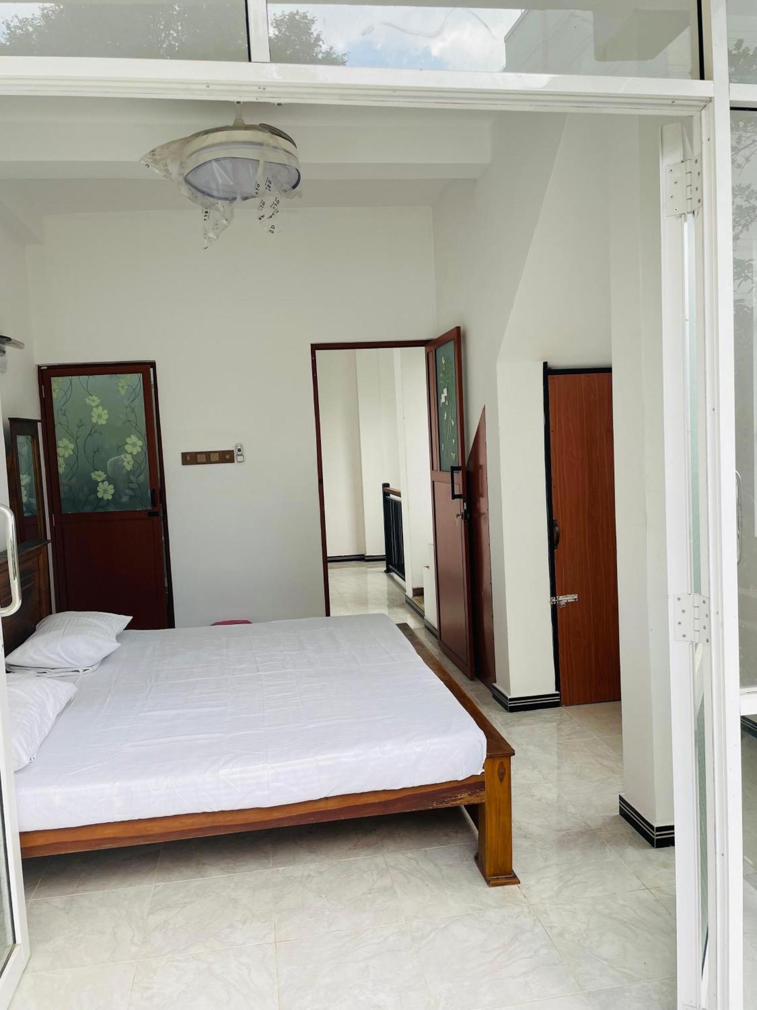 Star Village Hostel แคนดี้ ภายนอก รูปภาพ